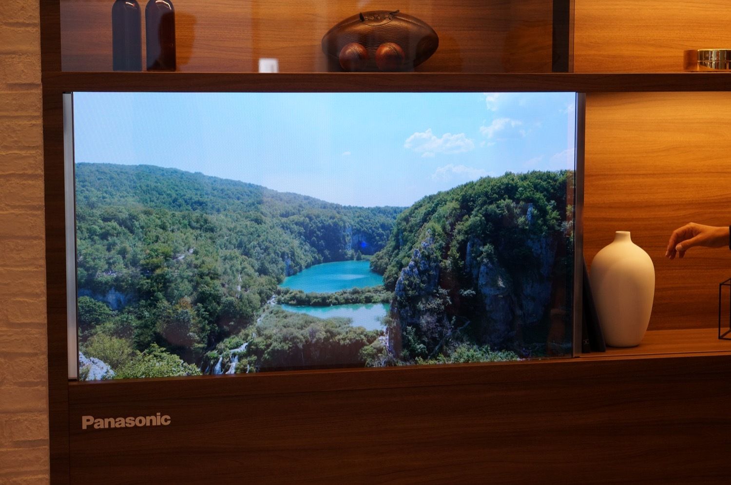 Panasonic imagine un écran OLED absolument invisible