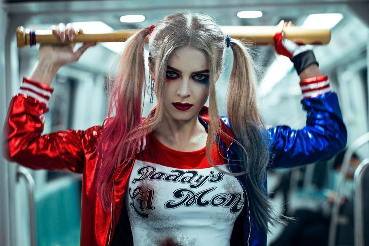 2 cosplayeuses se disputent le titre de la meilleure Harley Quinn en 2025 #4