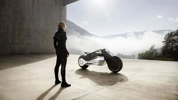 BMW imagine une moto qui se conduit sans casque #2