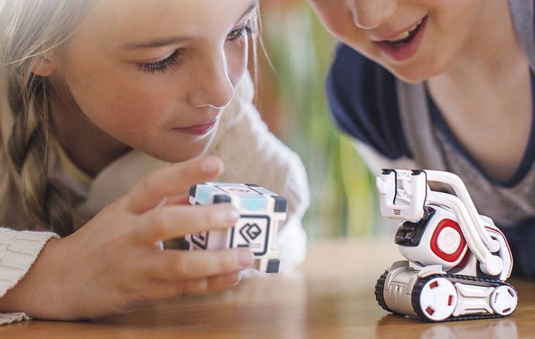 Cozmo : ce petit robot se met en colère quand il perd #6