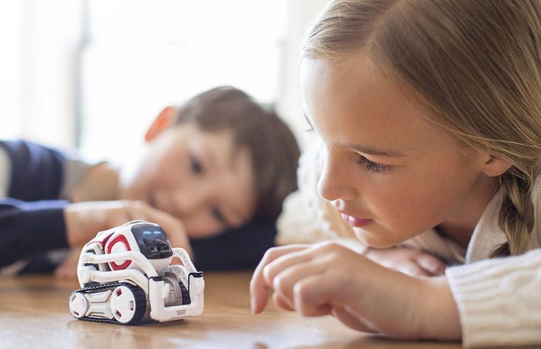 Cozmo : ce petit robot se met en colère quand il perd #4