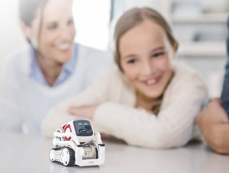 Cozmo : ce petit robot se met en colère quand il perd #11