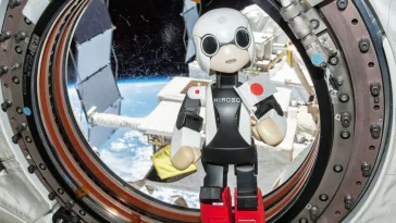 Toyota lance Kirobo Mini, un robot compagnon qui peut tenir une discussion