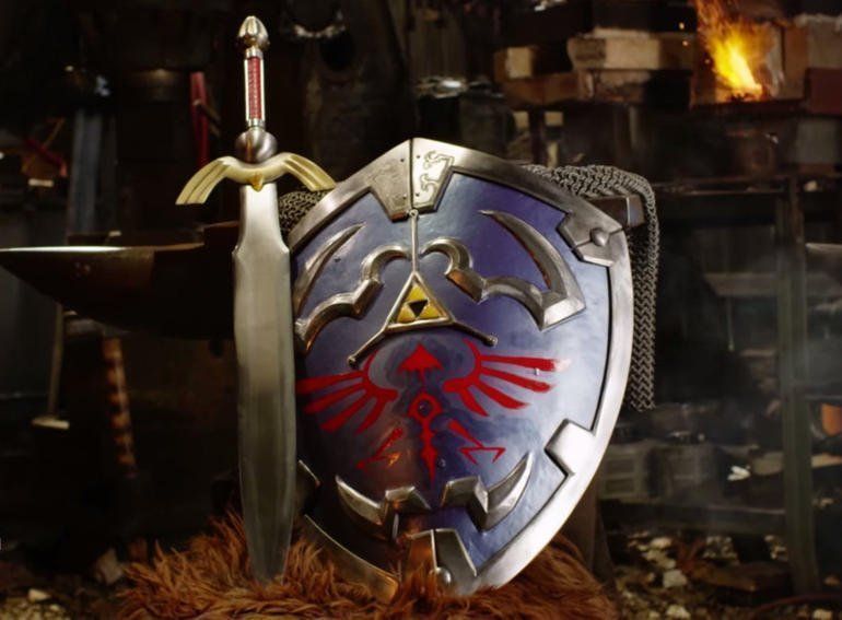 Il construisent une épée tronçonneuse de Warhammer 40k fonctionnelle #3
