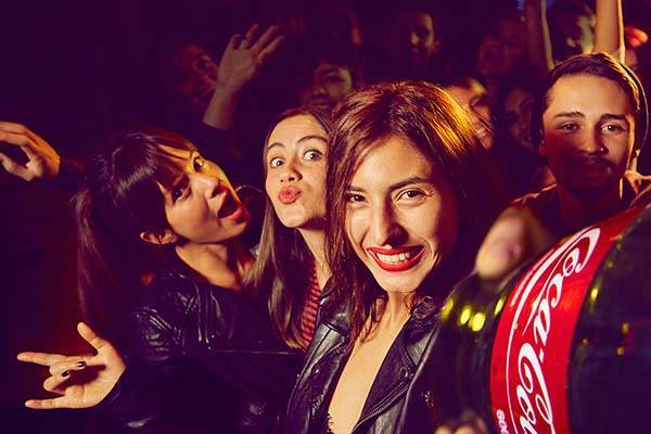 Coca-Cola Selfie Bottle : montrez aux autres de quoi vous avez l’air en buvant du Coca #3