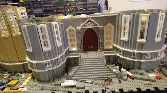 Il crée la réplique du château de la Belle et la Bête en 250.000 pièces de LEGO #3