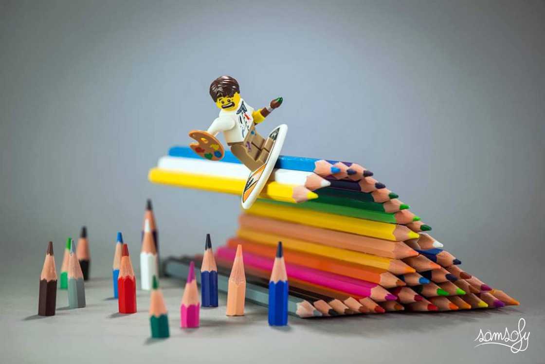 LEGO : un artiste met en scène des minifigs en s’inspirant de la pop culture #10