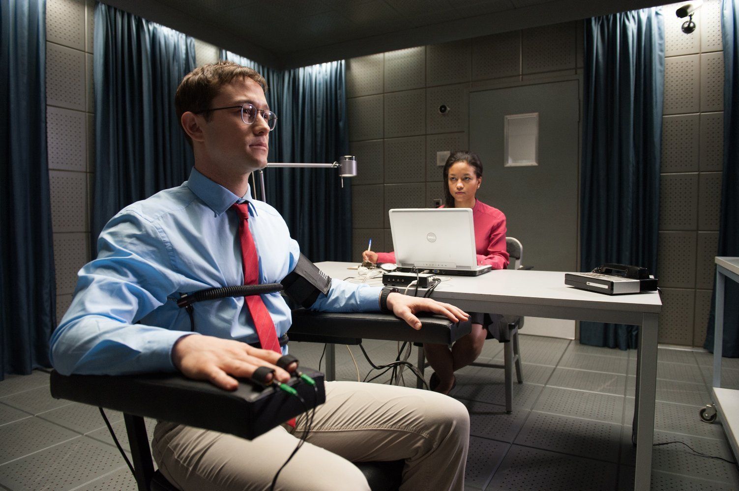 Critique Snowden : un super héros sans pouvoir #6