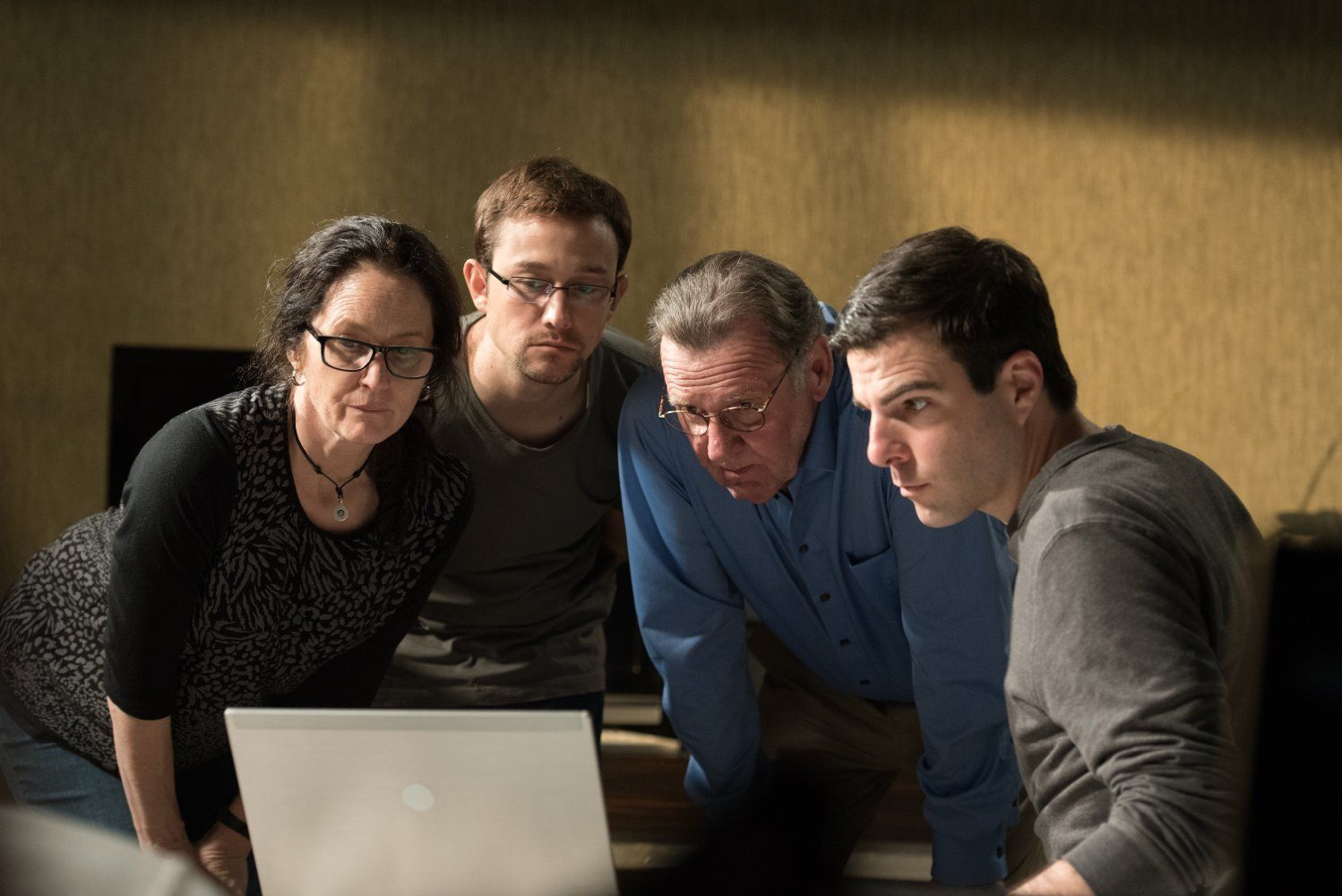 Critique Snowden : un super héros sans pouvoir #2