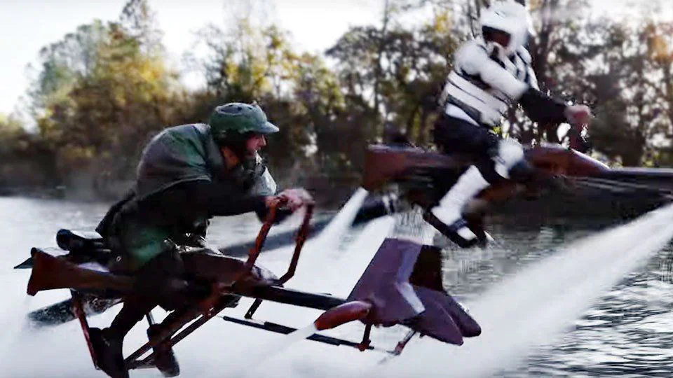 Star Wars : la course-poursuite des Speeder Bike reproduite sur un lac #2