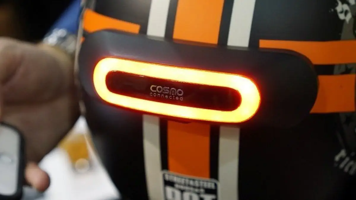 Cosmo Ride : le feu de stop connecté pour motards par Cosmo Connected