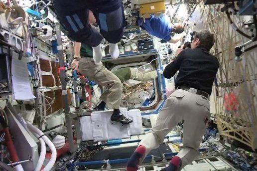 Mannequin Challenge : la belle performance des astronautes de l’ISS #2