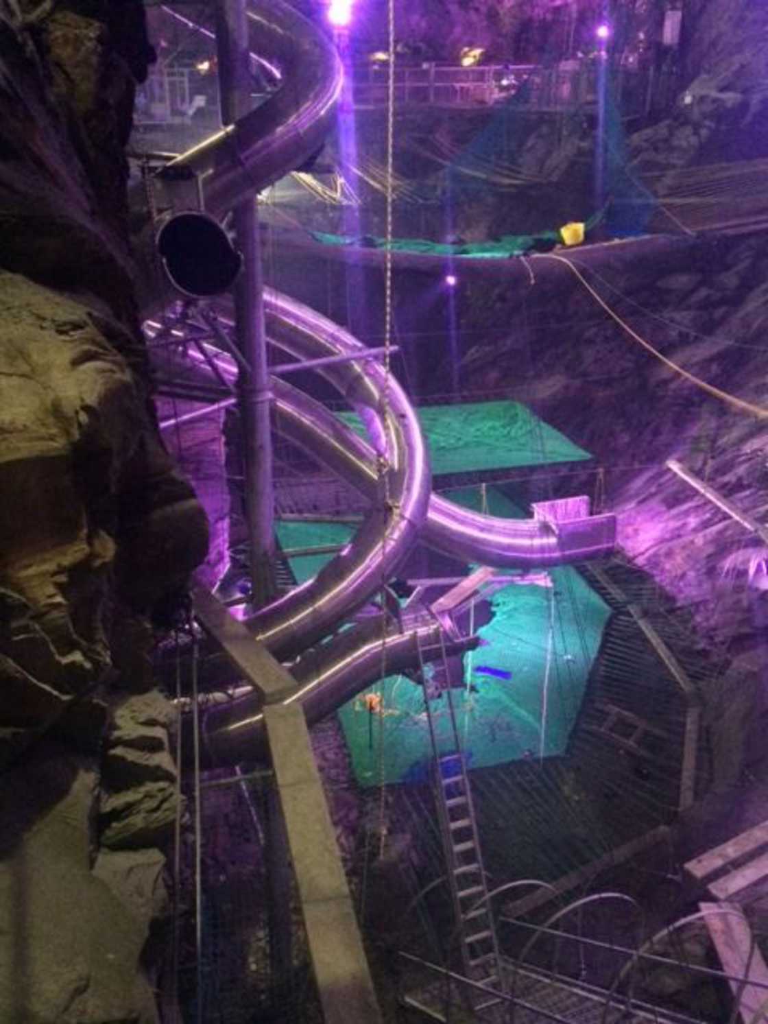 Une mine abandonnée transformée en parc d’attractions #13