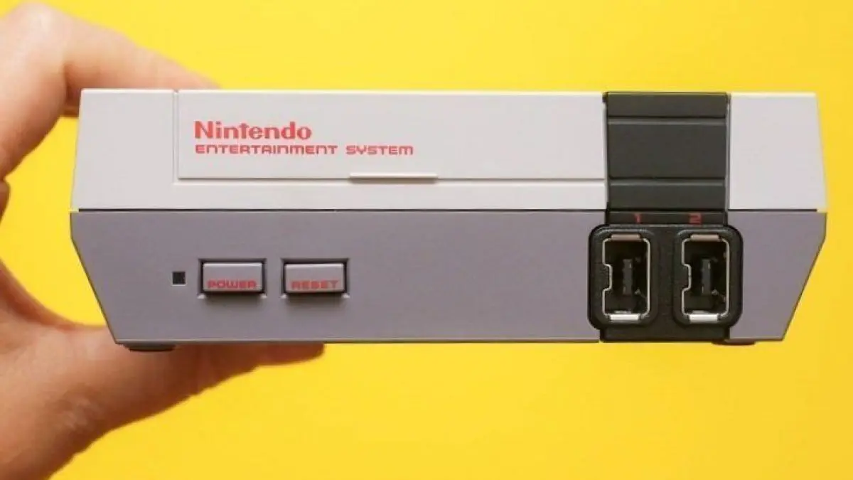 NES Classic Mini : un hacker ajoute l’intégralité des 700 jeux sur la console