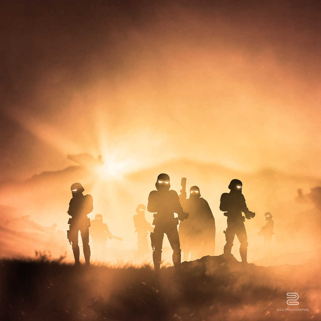 Star Wars Cosmos : un artiste réalise des photomontages à partir de jouets et de paper art #13