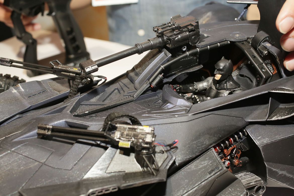 La batmobile de Justice League se dévoile #2