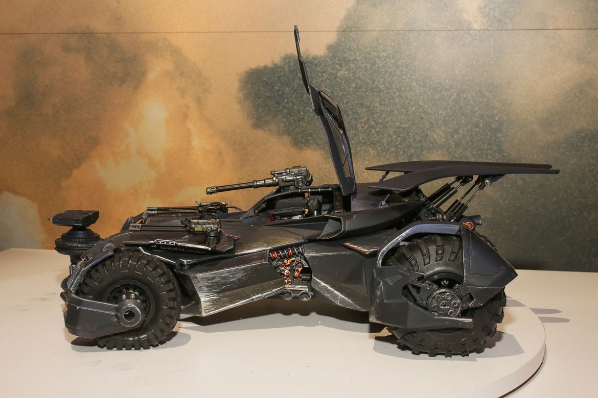 La batmobile de Justice League se dévoile #5