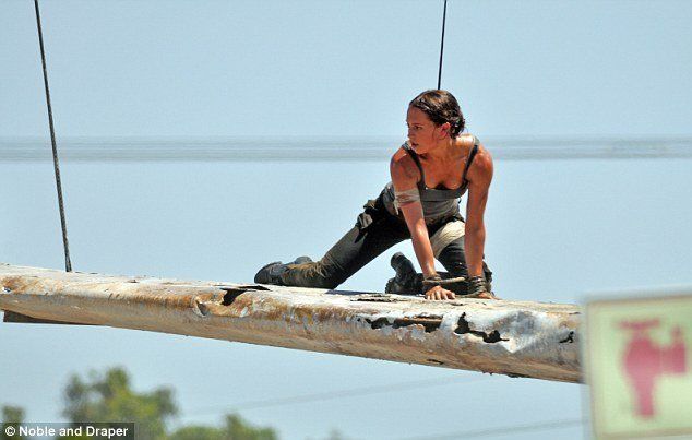 Tomb Raider : 15 photos d’Alicia Vikander dans les bottes de Lara Croft #8