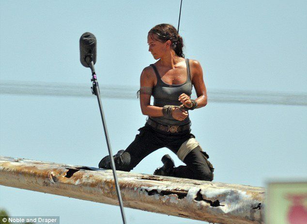 Tomb Raider : 15 photos d’Alicia Vikander dans les bottes de Lara Croft #9