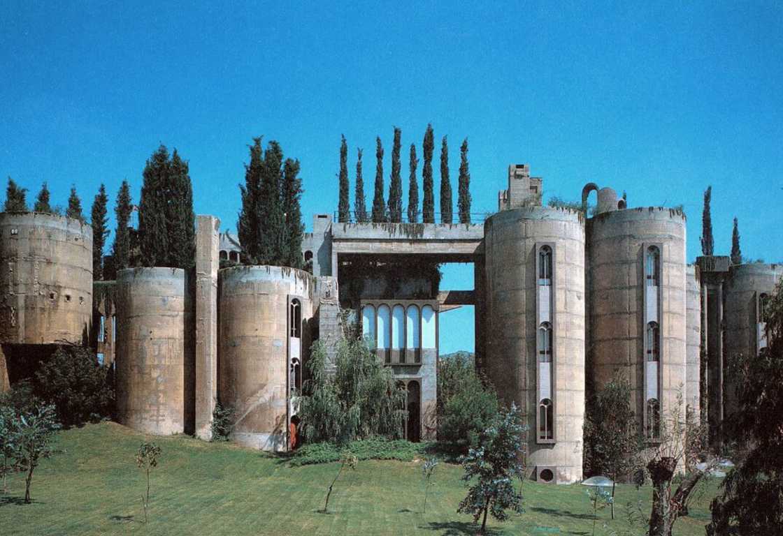 Un architecte transforme une usine désaffectée en véritable palace #15