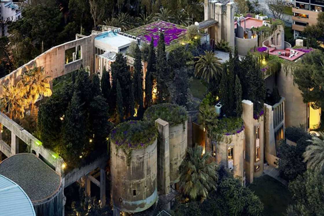 Un architecte transforme une usine désaffectée en véritable palace #2