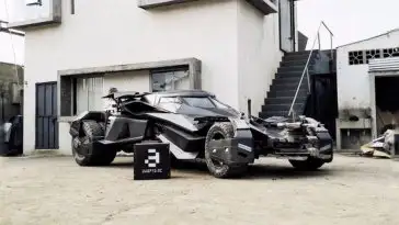 Batman V Superman : des fans recréent la batmobile grandeur nature