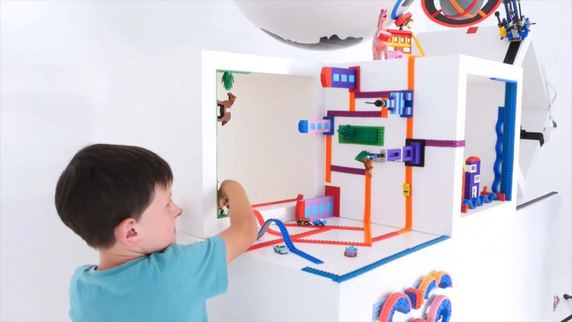 LEGO Tape : fixez vos briques partout avec cet adhésif compatible LEGO #3