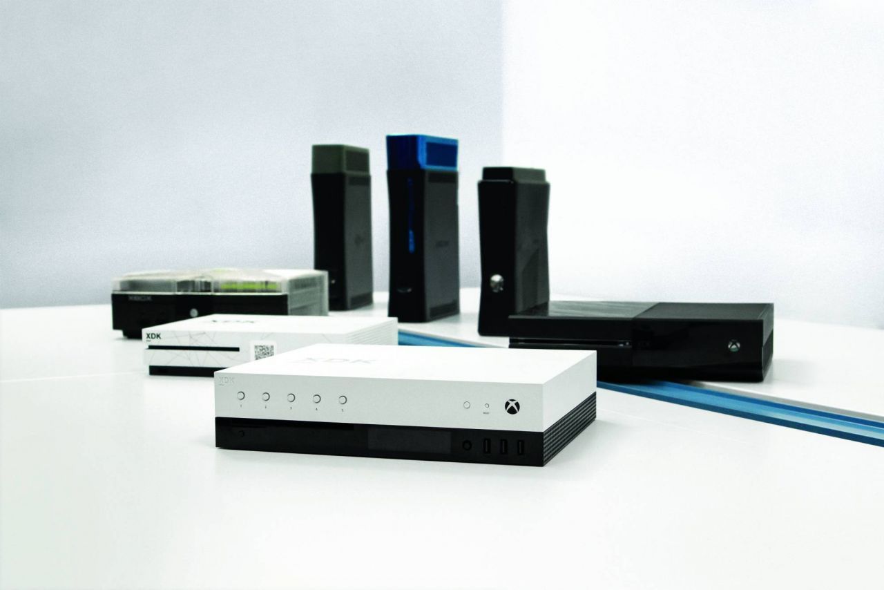 Project Scorpio : des photos du Dev Kit de la prochaine console Microsoft #2