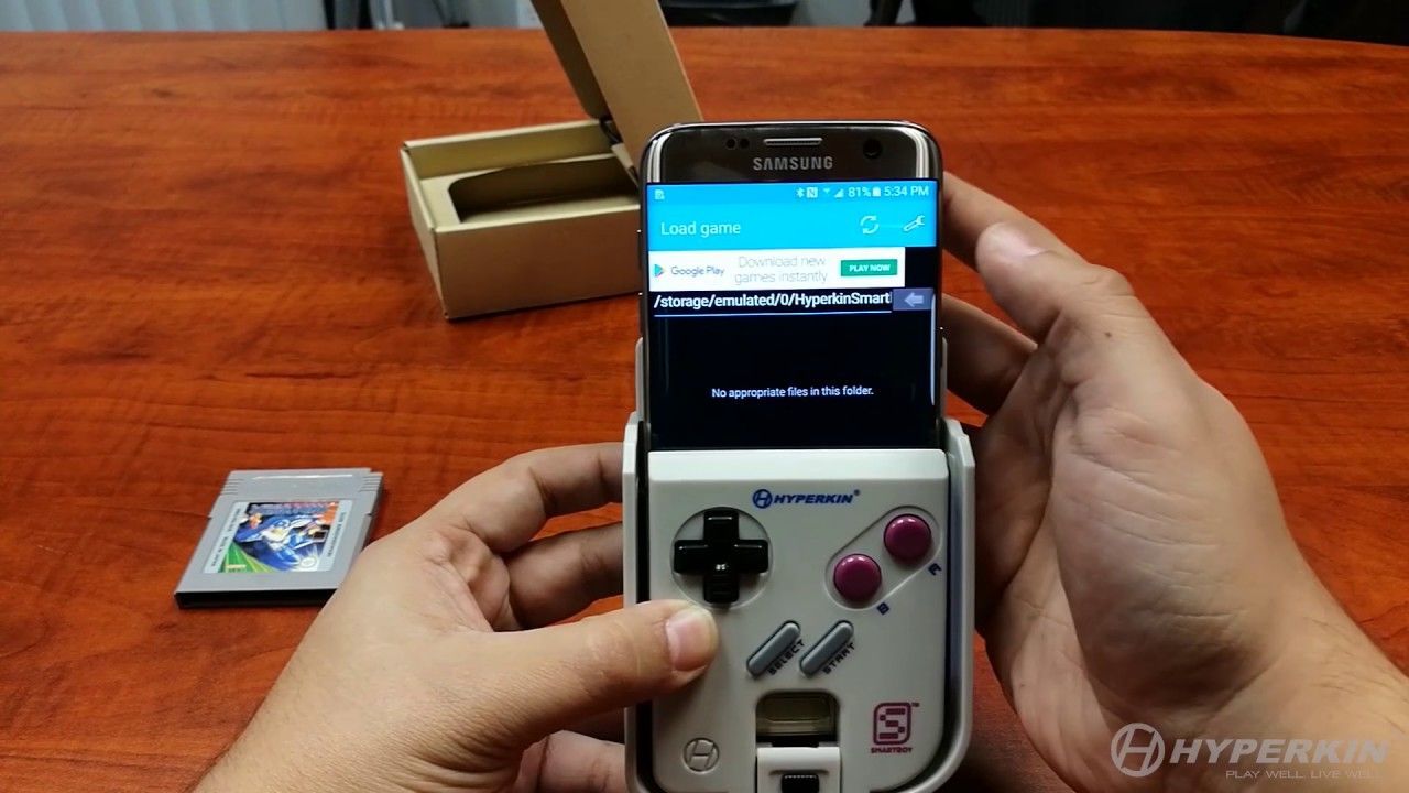 La coque Smart Boy lit les cartouches Gameboy sur smartphone #2