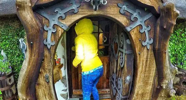 Un fan de Tolkien fabrique une vraie maison de Hobbit #2