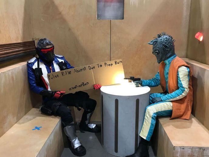 On confisque leurs armes à des cosplayeurs #6