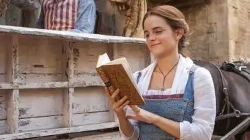 Emma Watson a caché des livres dans Paris