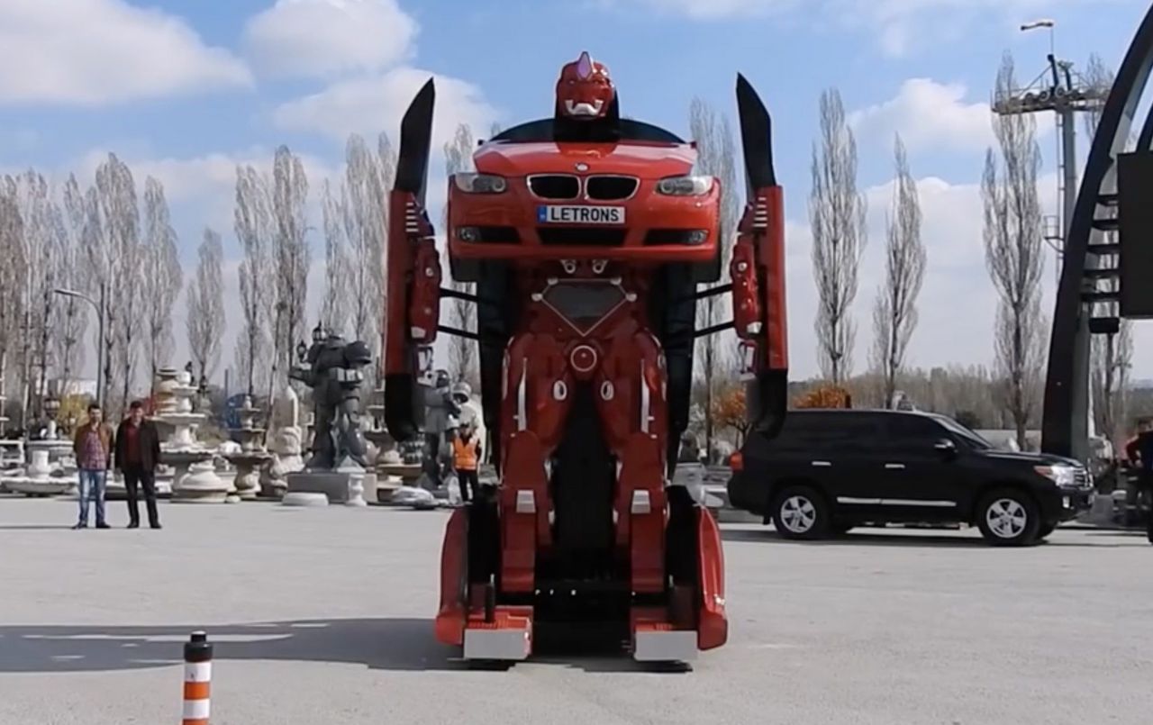 Ils fabriquent un Transformer avec un vieille Lada #5