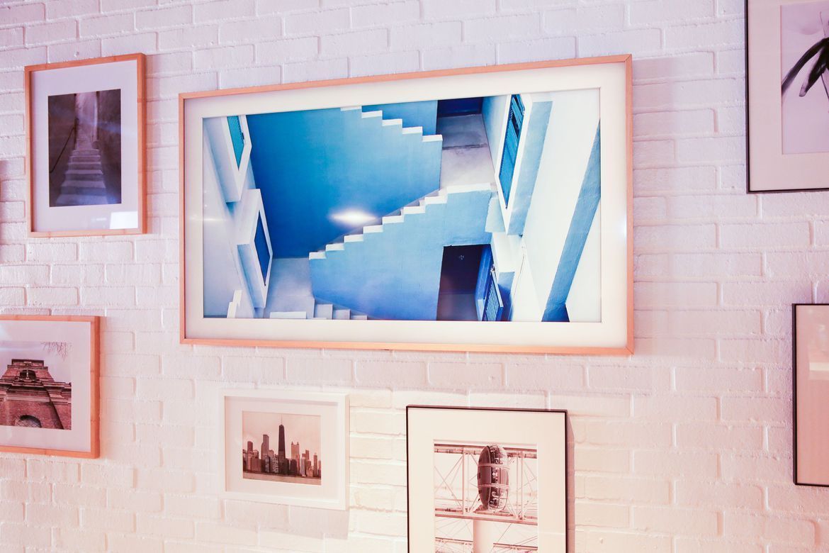 Samsung Frame : en veille ce téléviseur devient un cadre photo