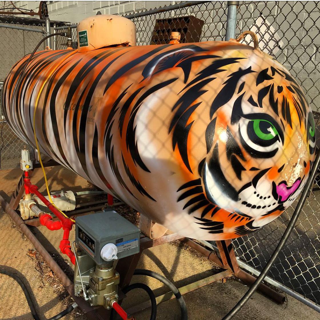 Street art : un artiste utilise le mobilier urbain de New York comme terrain de jeu #13