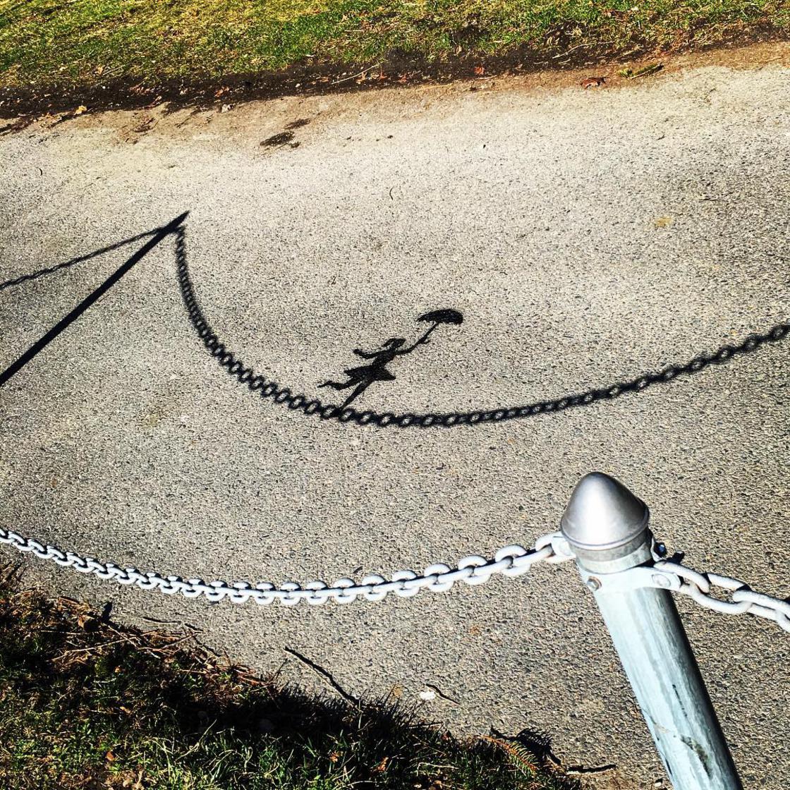Street art : un artiste utilise le mobilier urbain de New York comme terrain de jeu #23