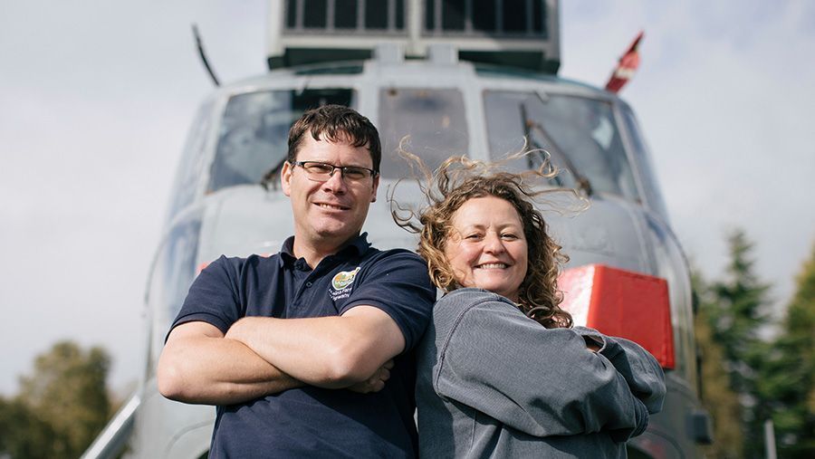 Un hélicoptère de la la Royal Navy converti en chambre d’hôtel