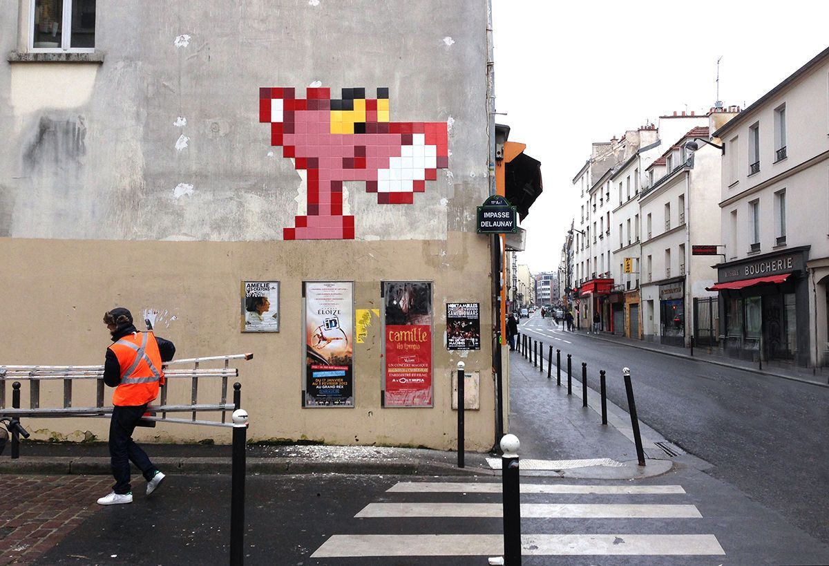 2 faux employés de la ville de Paris ont volé des oeuvres d’Invader