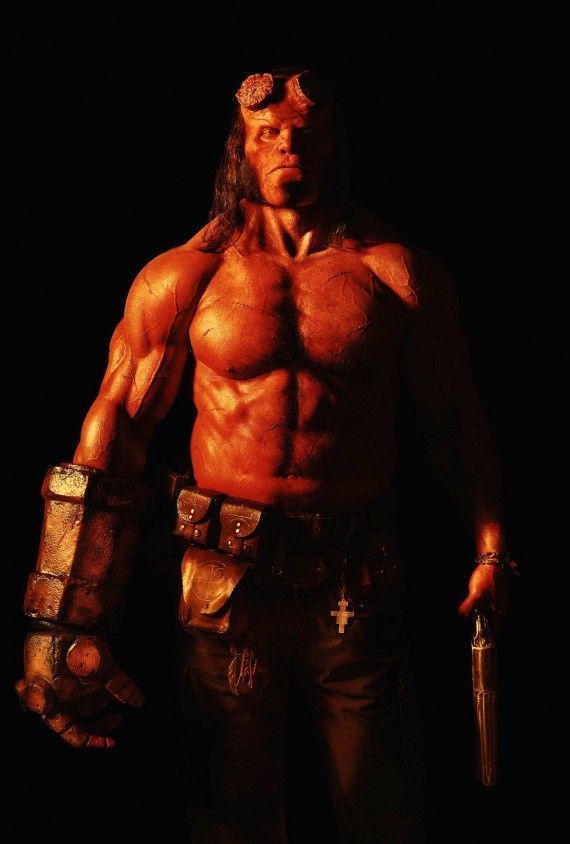 Hellboy : les premières images de David Harbour en démon