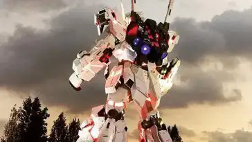 Un Gundam transformable géant fait le show à Tokyo