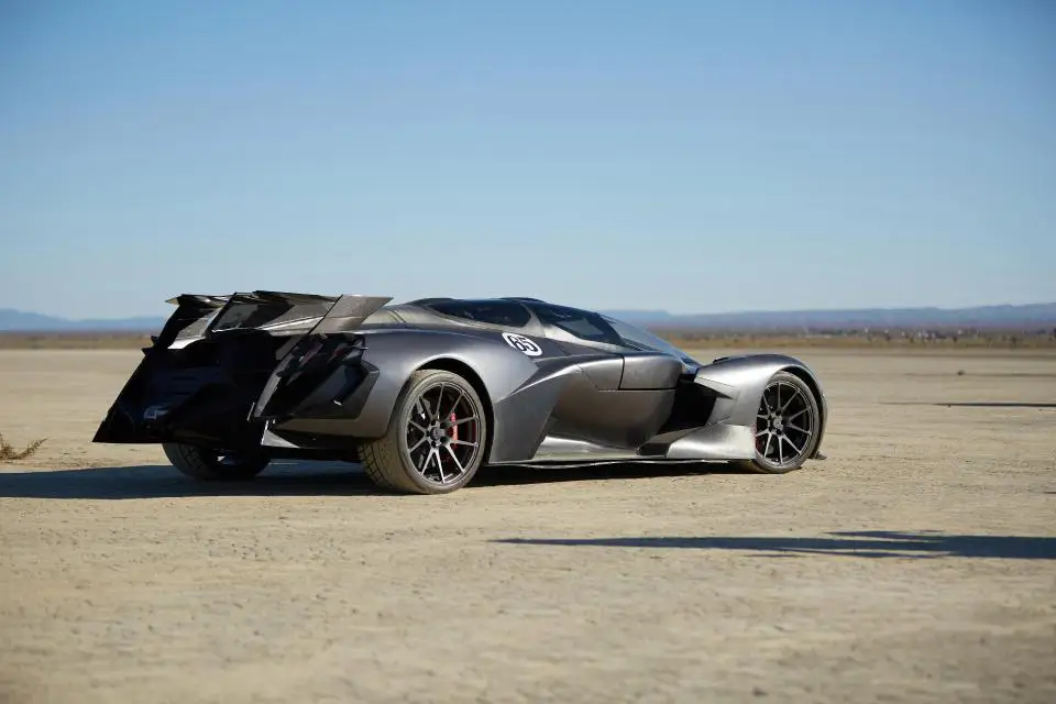 Une hypercar électrique aux faux airs de Batmobile développe 1270 chevaux #4