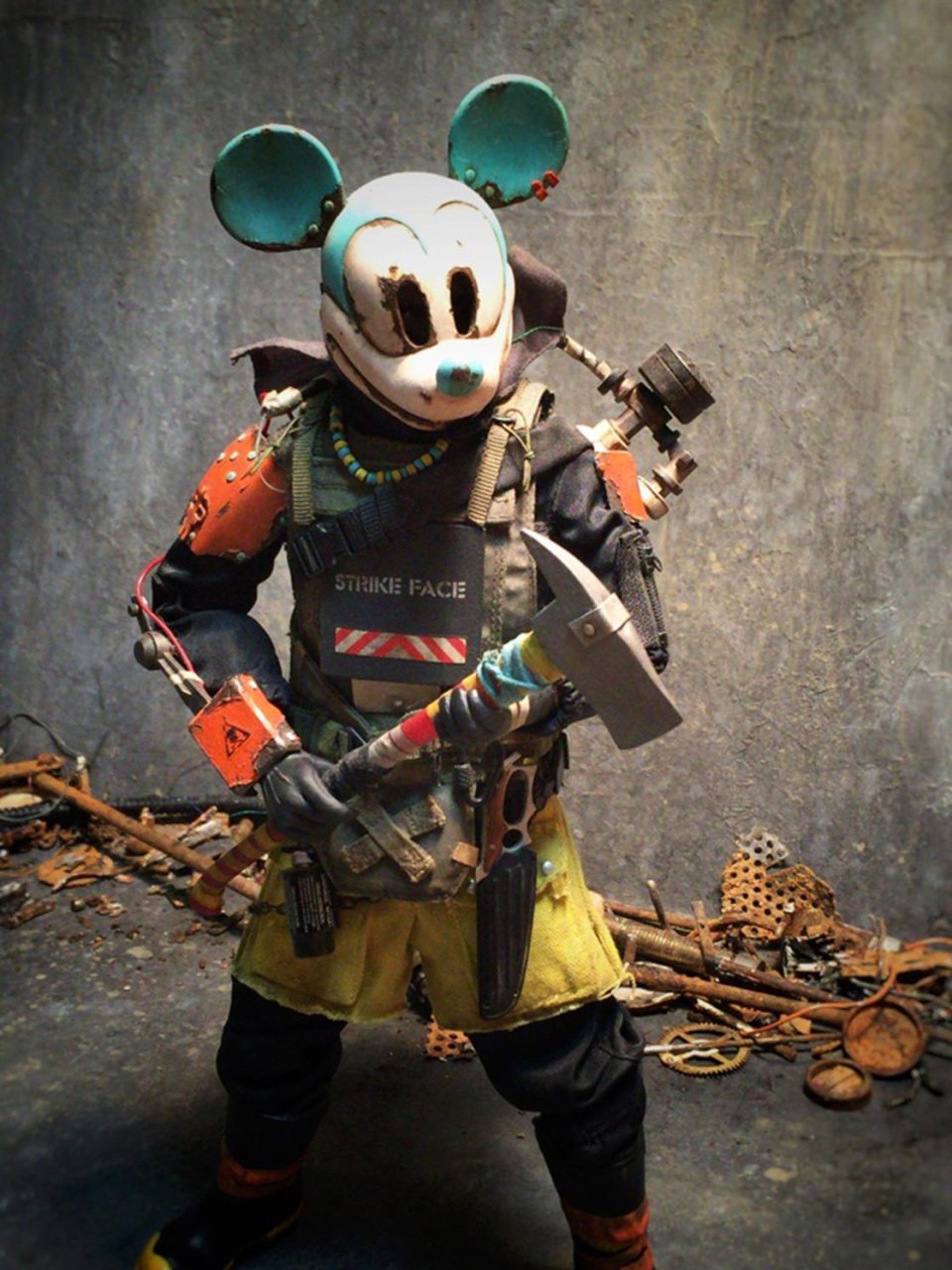 BadlandToys : Pikachu, Donald et Mickey en version post-apocalyptique #16