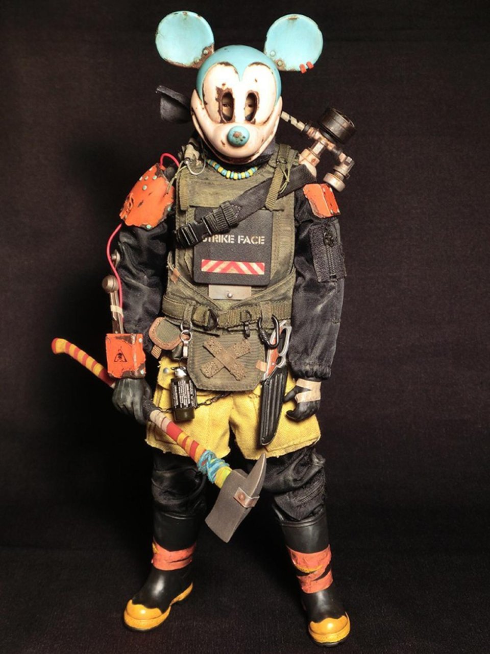 BadlandToys : Pikachu, Donald et Mickey en version post-apocalyptique #21