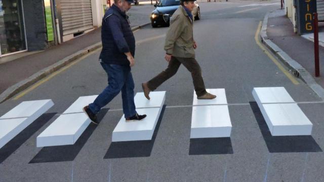 Des passage piétons en 3D en Islande et en France #9