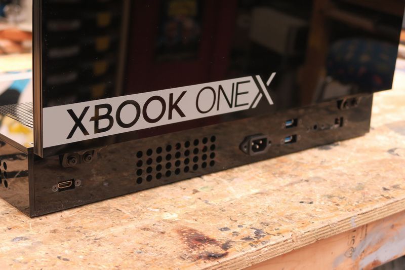 Xbox One X : offrez-vous une version portable pour 2500 dollars #3