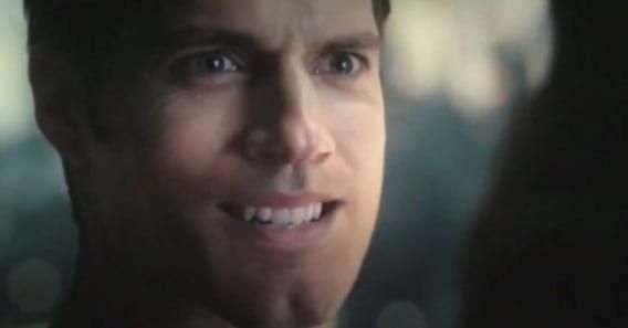 Justice League : un fan fait mieux que Warner Bros pour enlever sa moustache à Superman #2