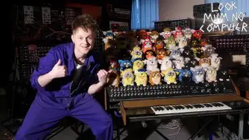 Il construit un orgue à Furbies démoniaque