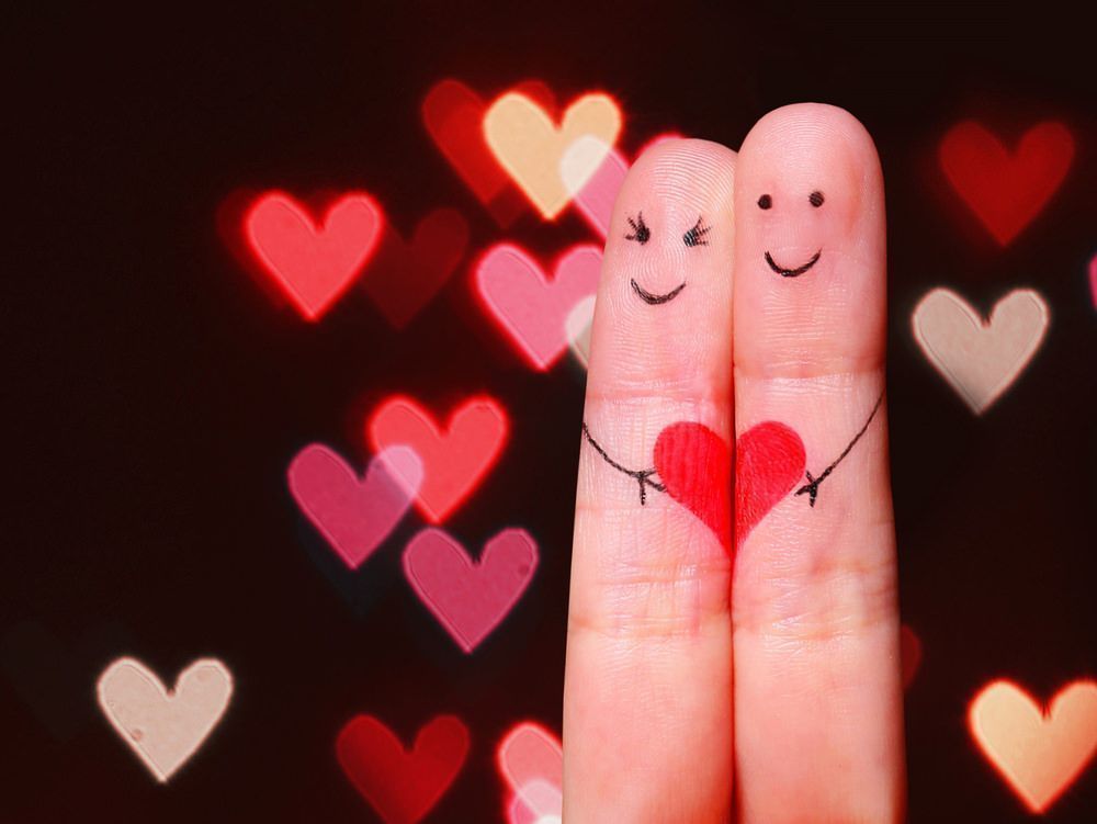Saint-Valentin : elle parcourt la moitié du globe pour retrouver son amour d’enfance et..