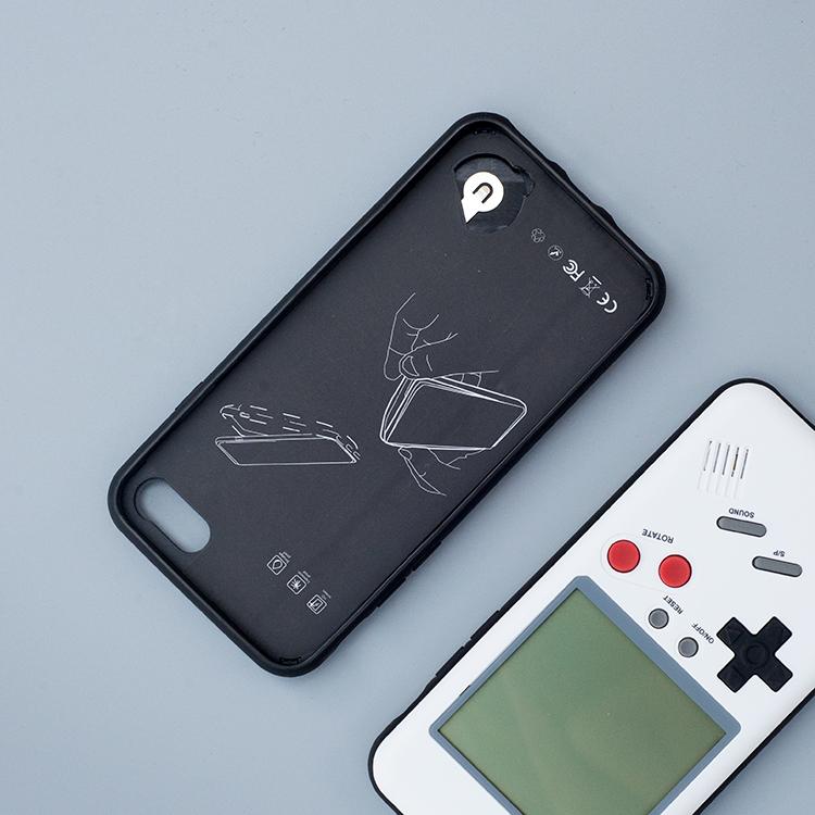 Cette coque transforme votre iPhone en Gameboy #2