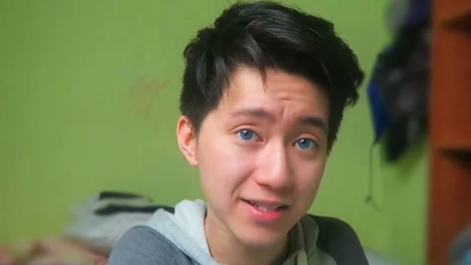 Bad Buzz : un youtubeur propose des Oreo au dentifrice à un SDF